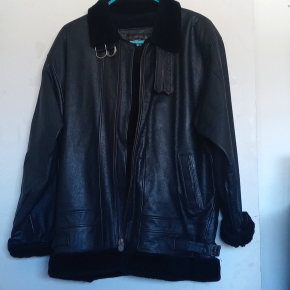 Black leather jacket  pockets xl Deluxe black